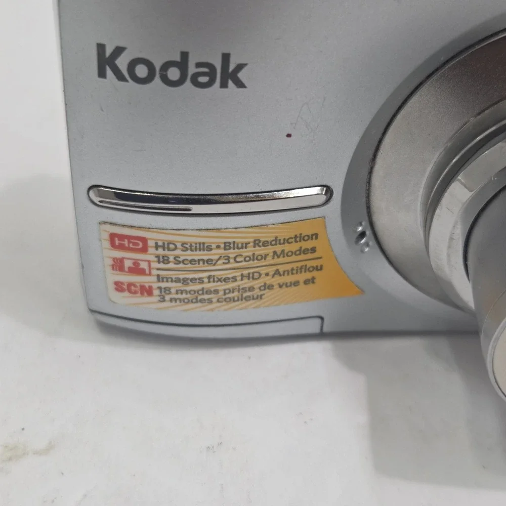 Kodak EasyShare C913 9.2MP Digital Camera Silver 3x Optical Zoom Blur Reduction